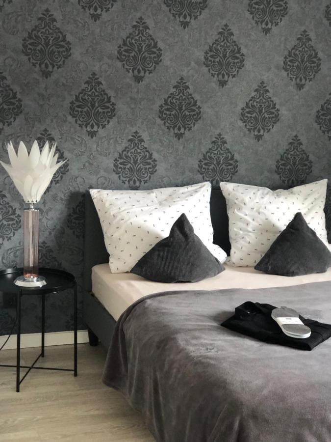 Body Kult Loft - Modernes Appartement Mit 2 Separaten Schlafzimmern Zwickau Exteriör bild